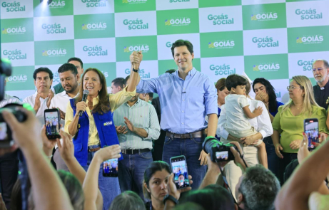 Gracinha Caiado e Daniel Vilela levam serviços do Goiás Social a Trindade 